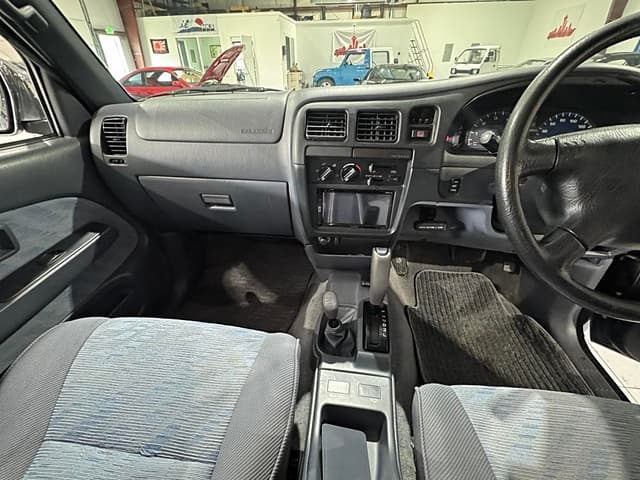 2000 Toyota Hilux JDM car for sale — photo 13 of 25