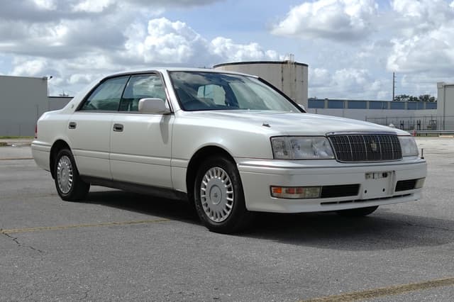 1998 Toyota Crown JDM car for sale — photo 3 of 17