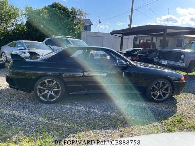 1992 Nissan Skyline JDM car for sale — photo 8 of 20