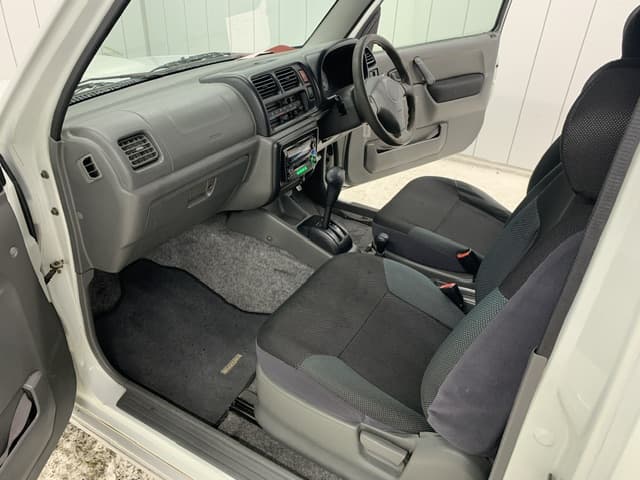 2000 Suzuki Jimny JDM car for sale — photo 15 of 25