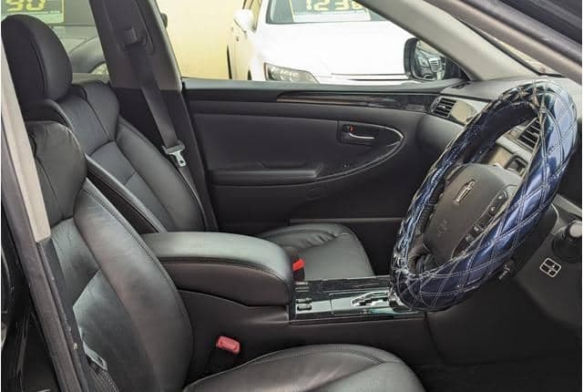 2006 Toyota Crown JDM car for sale — photo 9 of 25