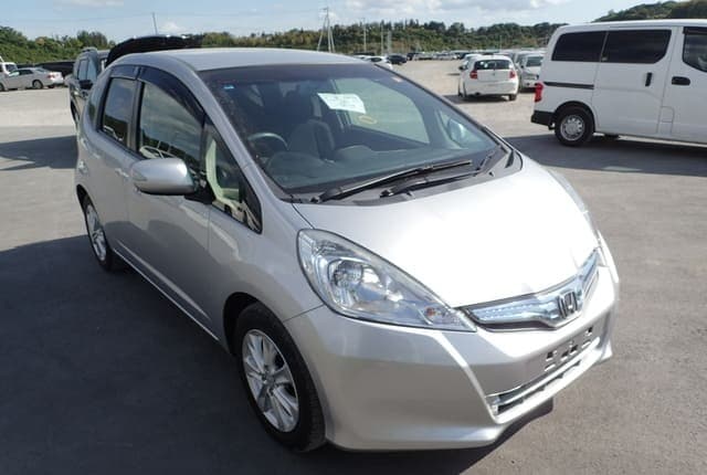 2011 Honda Fit JDM car for sale — photo 7 of 25