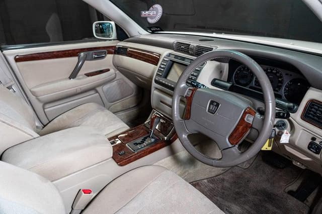 2003 Toyota Crown JDM car for sale — photo 15 of 18