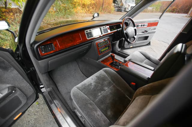 Toyota Century JDM car for sale — photo 24 of 25