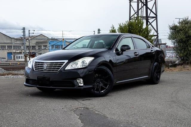 2012 Toyota Crown JDM car for sale — photo 2 of 13