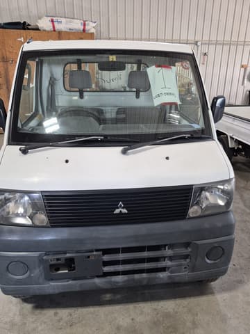 2001 Mitsubishi Minicab JDM car for sale — photo 15 of 18
