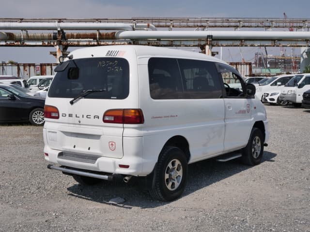 1999 Mitsubishi Delica JDM car for sale — photo 5 of 25