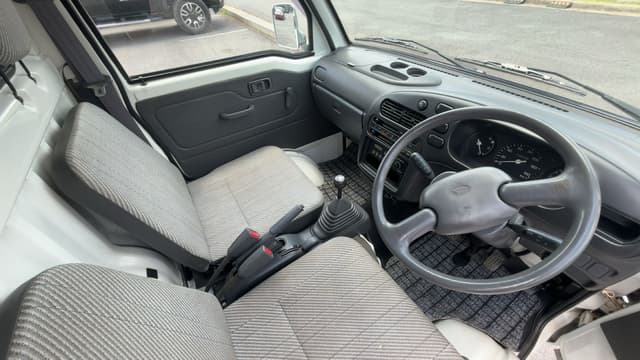 1998 Daihatsu Hijet JDM car for sale — photo 4 of 6