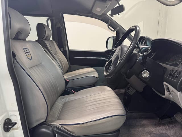 2000 Mitsubishi Delica JDM car for sale — photo 24 of 25