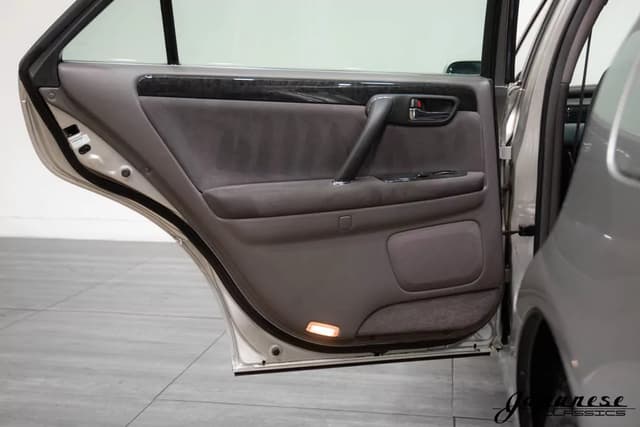 1998 Toyota Crown JDM car for sale — photo 21 of 25