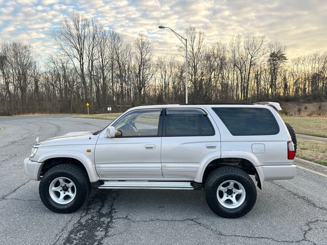 1996 Toyota Hilux Surf JDM car for sale — photo 9 of 10