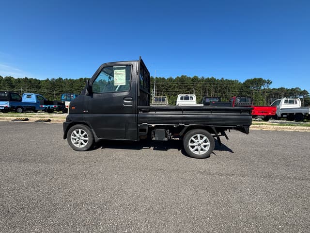 2001 Mitsubishi Minicab JDM car for sale — photo 4 of 7