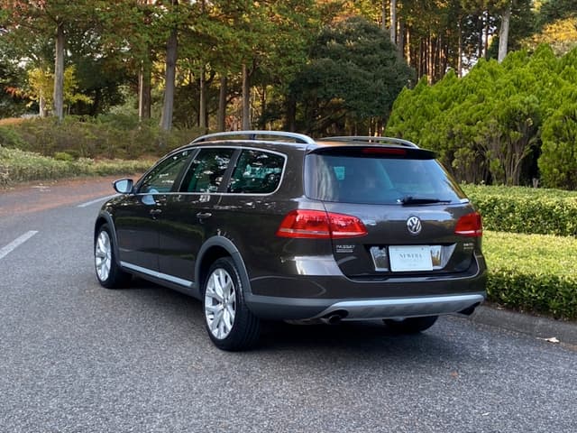 2012 Volkswagen JDM car for sale — photo 2 of 24