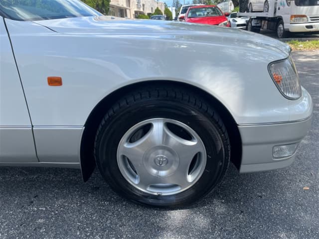 1998 Toyota Celsior JDM car for sale — photo 9 of 17
