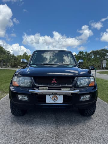 1999 Mitsubishi Pajero JDM car for sale — photo 3 of 25