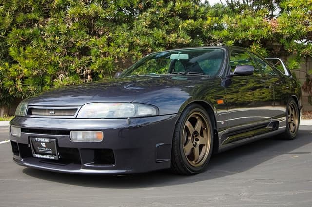 1995 Nissan Skyline JDM car for sale — photo 3 of 25