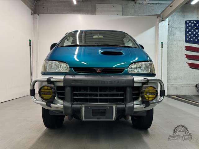 1997 Mitsubishi Delica JDM car for sale — photo 8 of 25