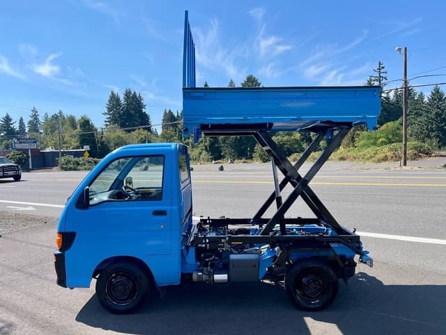1998 Daihatsu Hijet JDM car for sale — photo 9 of 25