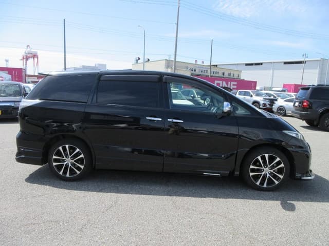 2012 Toyota Estima JDM car for sale — photo 2 of 25