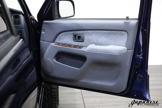 1996 Toyota Hilux Surf JDM car for sale — photo 18 of 25