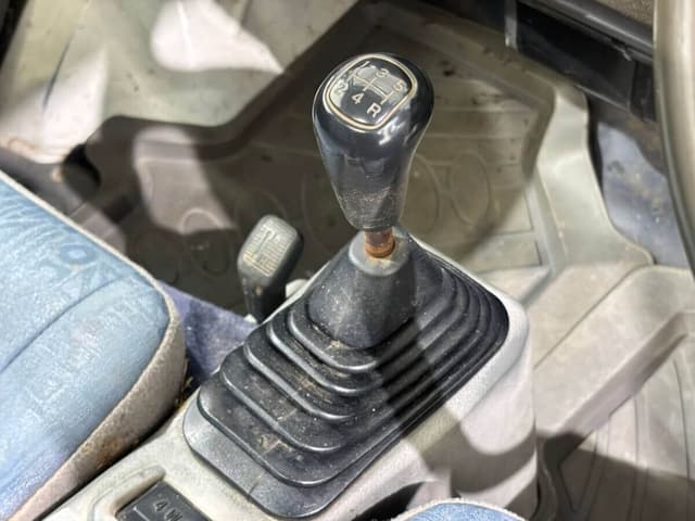 2000 Mitsubishi Minicab JDM car for sale — photo 13 of 25