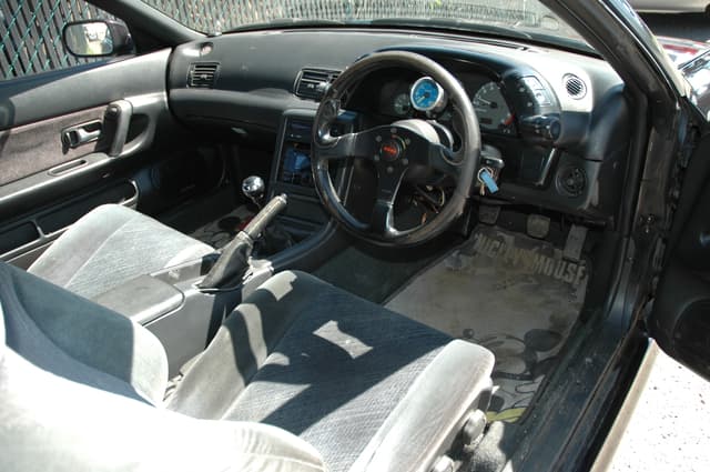 Nissan Skyline JDM car for sale — photo 10 of 11