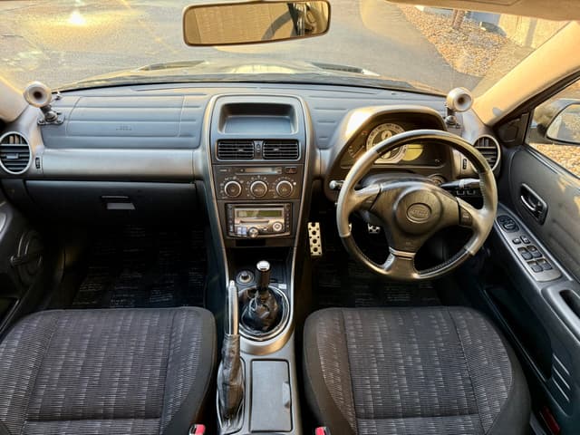 2000 Toyota Altezza JDM car for sale — photo 17 of 25