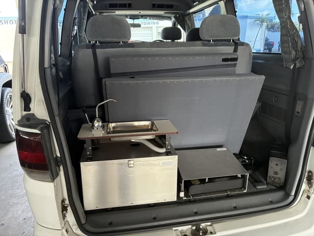 1997 Toyota Regius JDM car for sale — photo 3 of 14