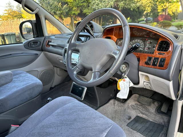 1994 Mitsubishi Delica JDM car for sale — photo 21 of 22