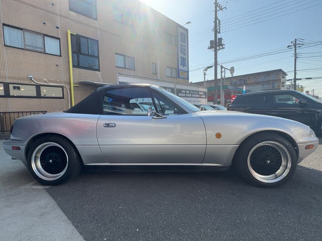 1989 Mazda Roadster (Eunos Roadster / MX-5) JDM car for sale — photo 7 of 25