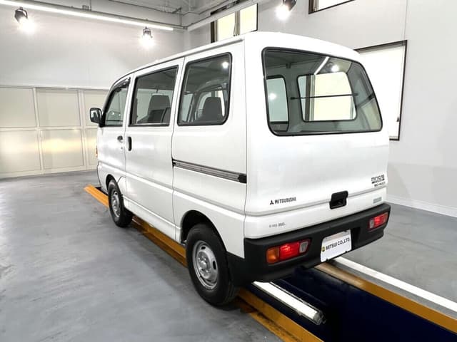 1998 Mitsubishi Minicab JDM car for sale — photo 4 of 6