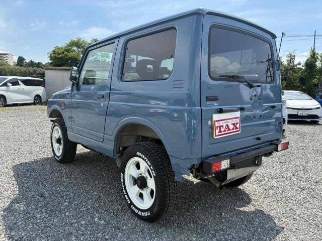 1998 Suzuki Jimny JDM car for sale — photo 2 of 19