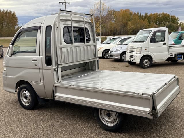 2005 Daihatsu Hijet JDM car for sale — photo 4 of 8