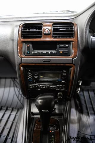 1996 Subaru Legacy JDM car for sale — photo 11 of 25