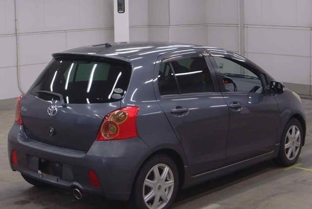 2007 Toyota Vitz JDM car for sale — photo 2 of 6