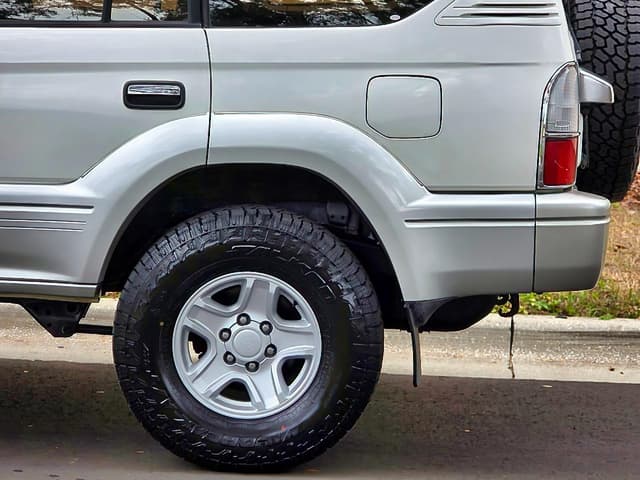 2000 Toyota Land Cruiser Prado JDM car for sale — photo 12 of 25