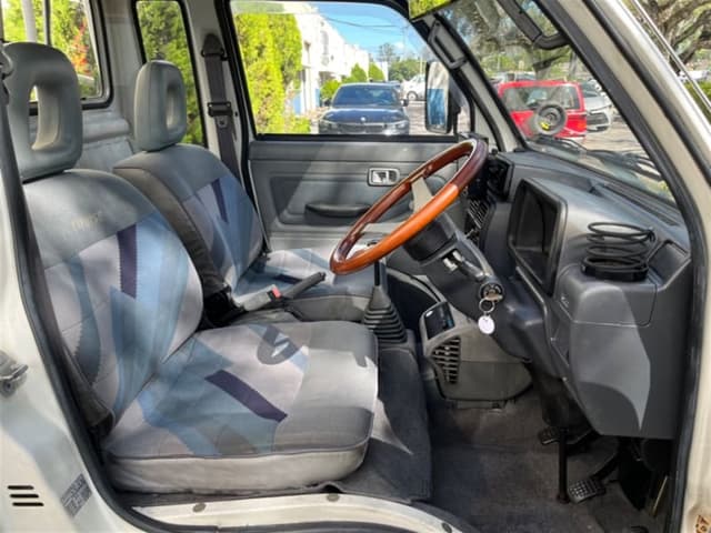 1992 Daihatsu Hijet JDM car for sale — photo 12 of 16