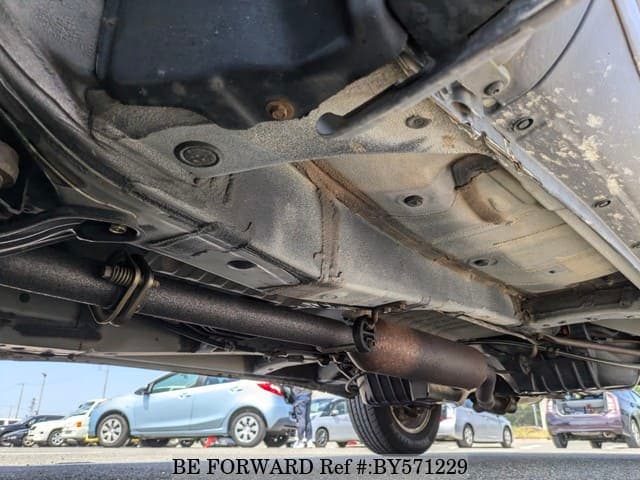 2001 Toyota Harrier JDM car for sale — photo 17 of 25