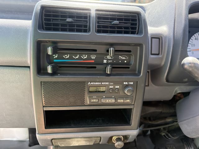 1996 Mitsubishi Minicab JDM car for sale — photo 16 of 25