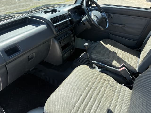 2000 Daihatsu Hijet JDM car for sale — photo 17 of 25