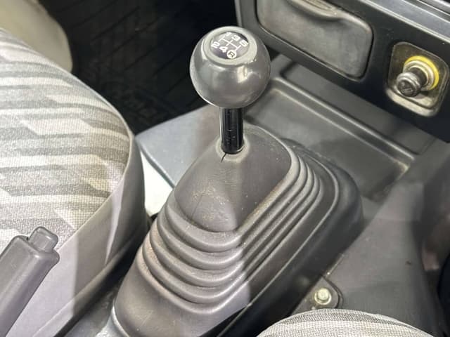 2001 Daihatsu Hijet JDM car for sale — photo 13 of 25