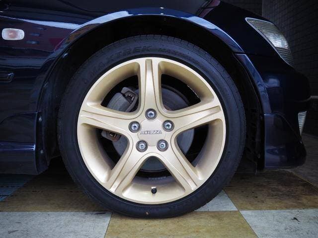 2001 Toyota Altezza JDM car for sale — photo 9 of 20
