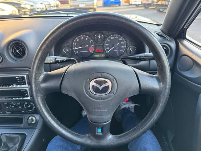 1998 Mazda Roadster (Eunos Roadster / MX-5) JDM car for sale — photo 2 of 10