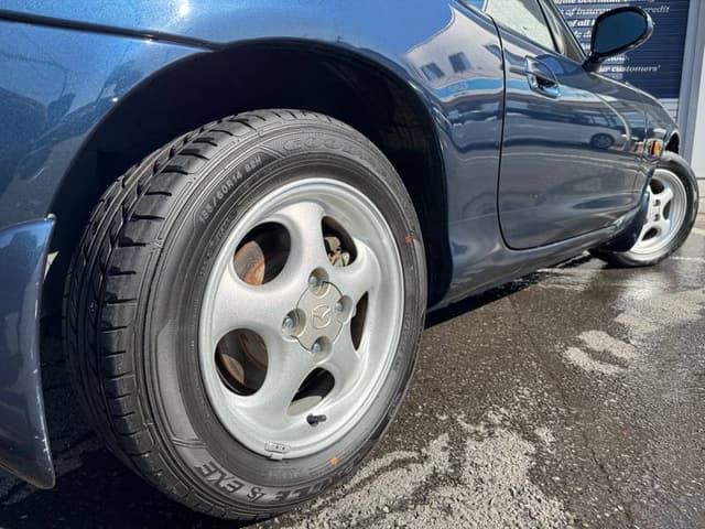 1998 Mazda Roadster (Eunos Roadster / MX-5) JDM car for sale — photo 9 of 10