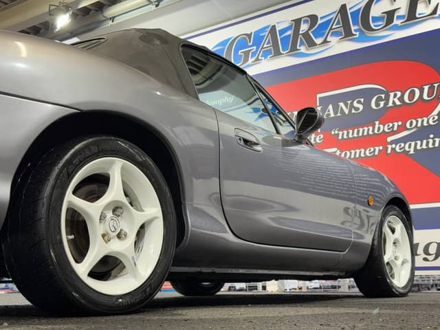 2004 Mazda Roadster (Eunos Roadster / MX-5) JDM car for sale — photo 9 of 10