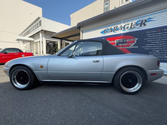 1989 Mazda Roadster (Eunos Roadster / MX-5) JDM car for sale — photo 6 of 10