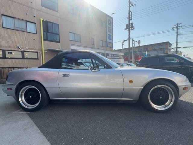 1989 Mazda Roadster (Eunos Roadster / MX-5) JDM car for sale — photo 7 of 10