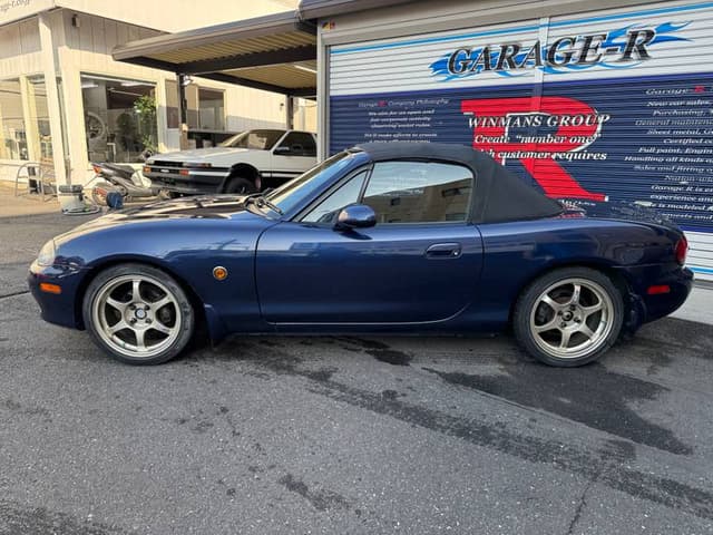2003 Mazda Roadster (Eunos Roadster / MX-5) JDM car for sale — photo 4 of 10