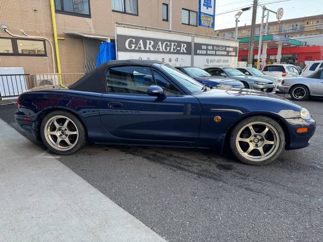 2003 Mazda Roadster (Eunos Roadster / MX-5) JDM car for sale — photo 5 of 10