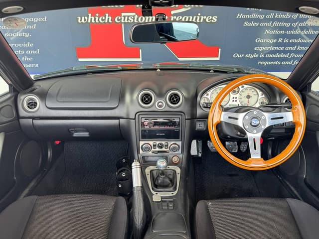 2001 Mazda Roadster (Eunos Roadster / MX-5) JDM car for sale — photo 4 of 10